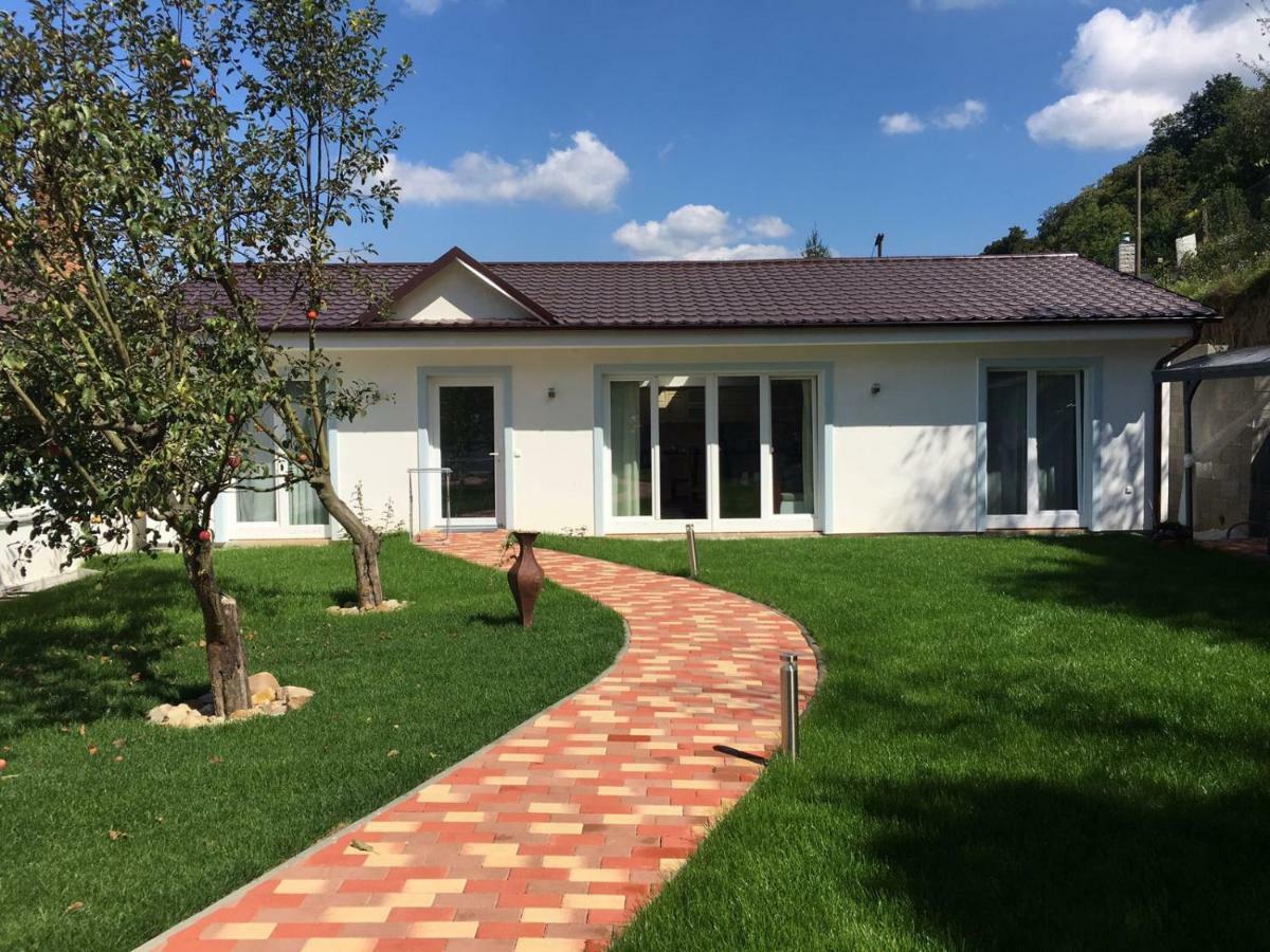 Pension Julia Banka Exterior photo